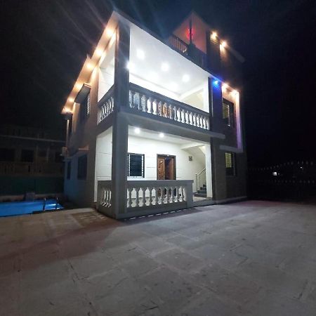 A2Zroomz Aarya Villa 4 Bhk Lonavala Eksteriør billede
