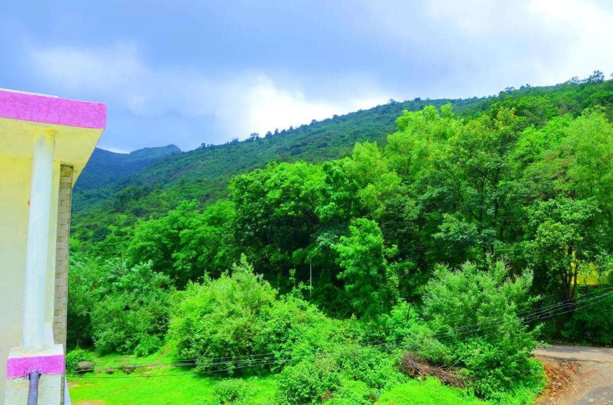 A2Zroomz Aarya Villa 4 Bhk Lonavala Eksteriør billede